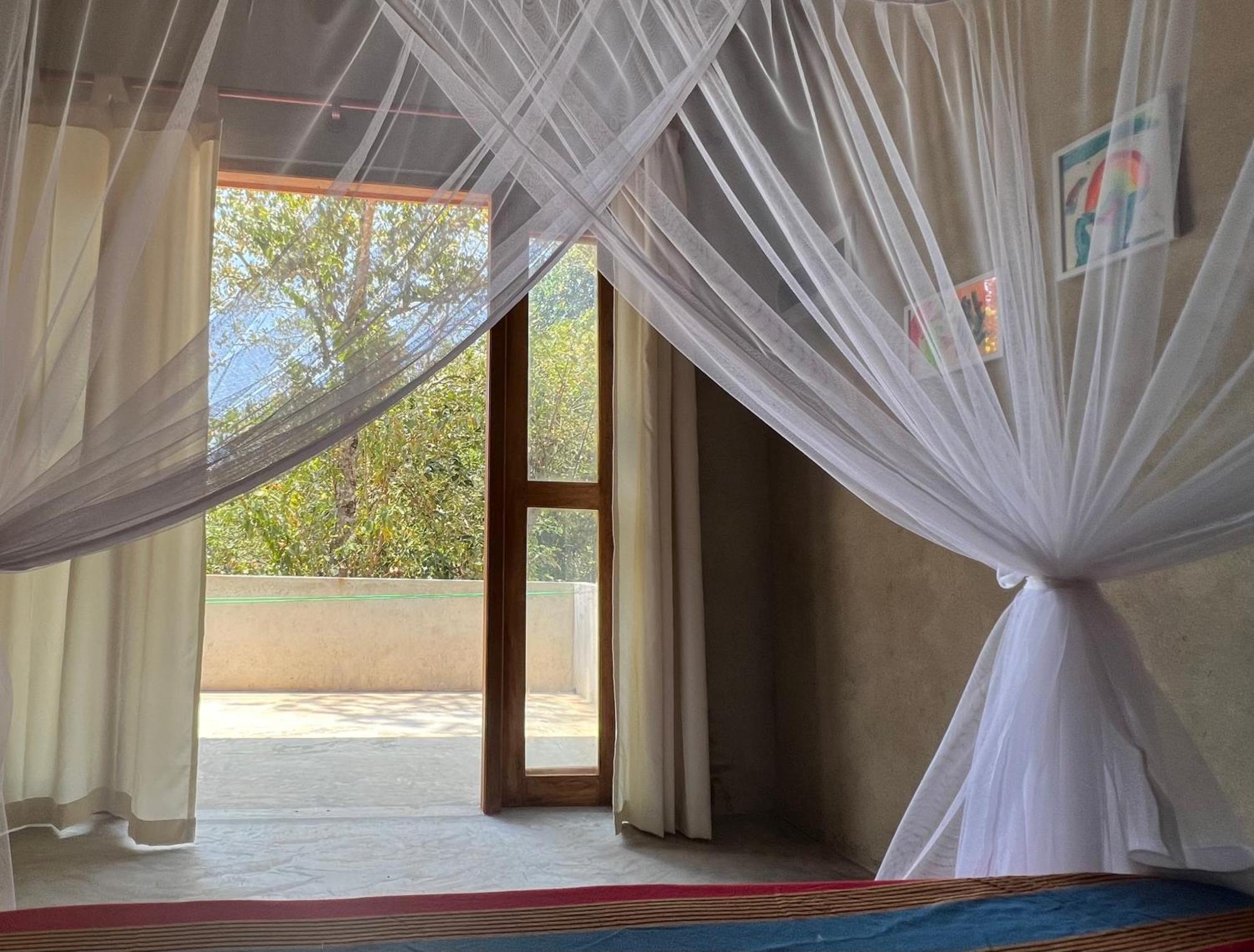 Into The Blue - Yoga Included & Walk To 3 Beaches Tangalle Buitenkant foto
